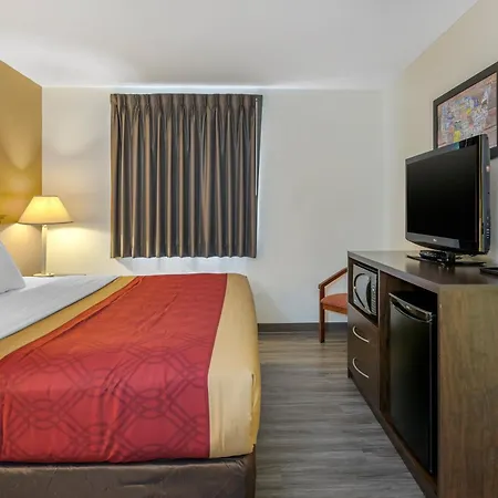 Econo Lodge Inn & Suites Des Moines Fairgrounds Area-3