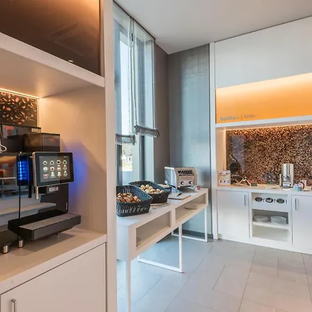 Hampton By Hilton Freiburg-2