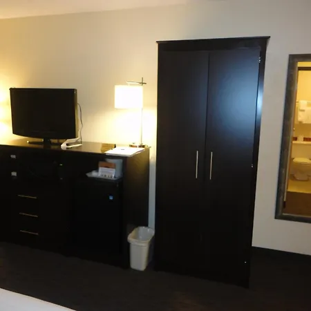 Baymont By Wyndham Owatonna-2