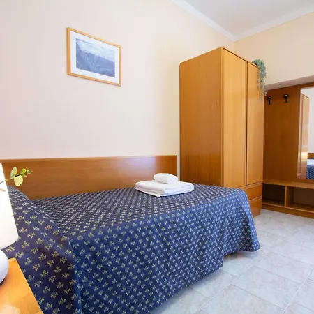 Hotel Benacus Torri Del Benaco-2