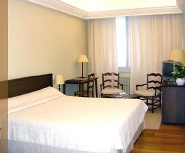 Hôtel des Pyrénées-3