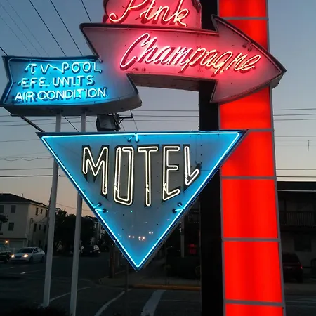 Pink Champagne Boutique Motel-2