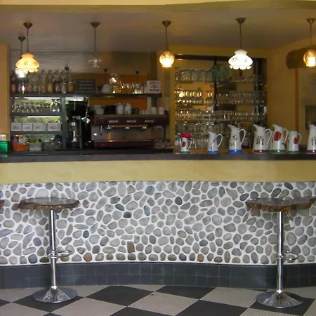 Hôtel-Restaurant Le Rouffillac-3