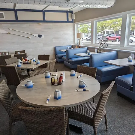 Admiral Resort Motel-3