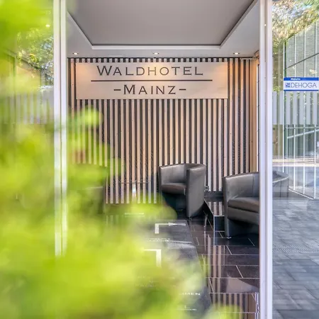 Waldhotel-2
