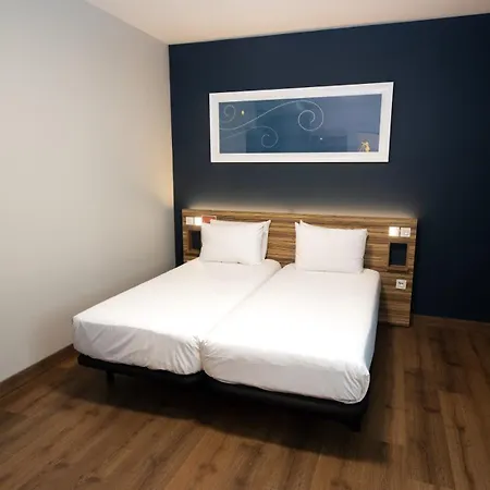Travelodge Madrid Metropolitano-3