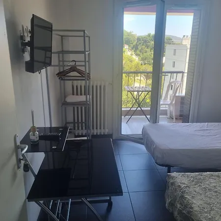 New Cheap Private Room, Kitchen , Overwieuw Sea,Tram On Spot, 12 Minutes From Nice Train Station With Tram , Beach In 17 Min Tram , Chambre Privee Pas Cher, Cuisine Equipee , Tram Sur Place, Apercu Mer, 12 Min De La Gare De Nice Avec Le Tram, 17 Min-3