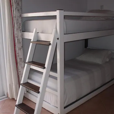 Dinas Guesthouse-3