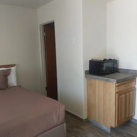 Little Daisy Motel-2