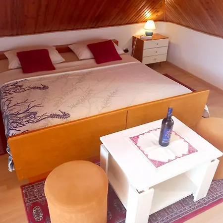 Old Town Jelena Loft Room-3