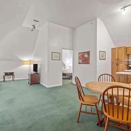 Coombs Inn & Suites-2