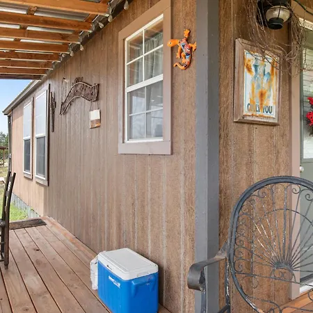 Artesia Hilltop Cabin-2