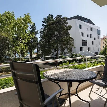 Green Park Luxury Rooms-3