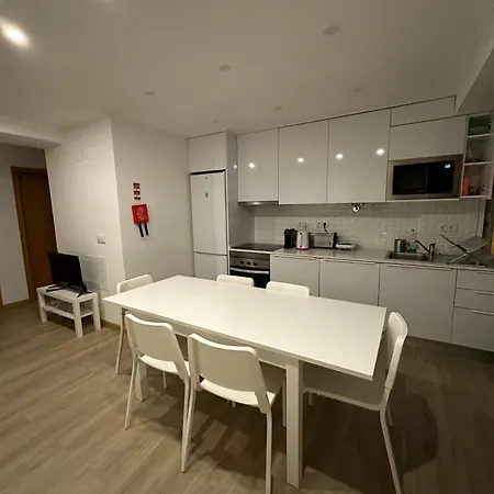 Carcavelos Beach Walking Distance Room-2