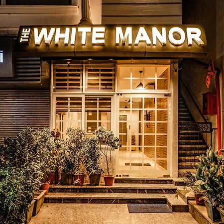 Tripli Hotels White Manor-3