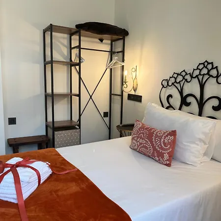 Claren'S Boutique Rooms-3