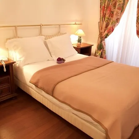 Grand Hotel Des Ambassadeurs-3