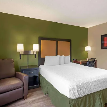 Extended Stay America Suites - Chicago - Woodfield Mall-3