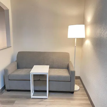 Spark By Hilton Galveston-3