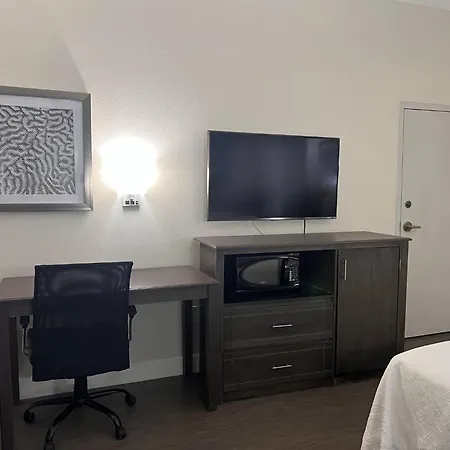 Spark By Hilton Fort Myers-2