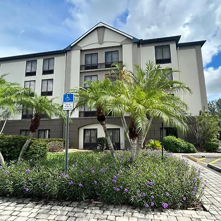 Spark By Hilton Fort Myers-3