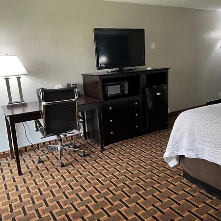 Days Inn By Wyndham Joplin-3