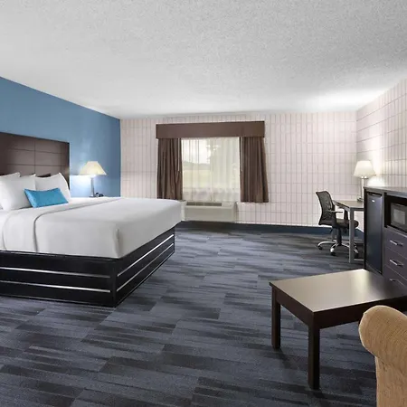Baymont Inn And Suites By Wyndham Farmington, Mo-3