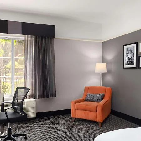 La Quinta By Wyndham Santa Clarita - Valencia-2