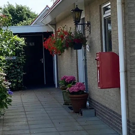 Rose Cottage B&B-3