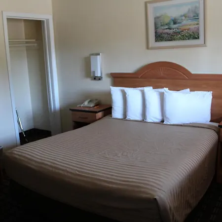 Riverside Inn & Suites Santa Cruz-2