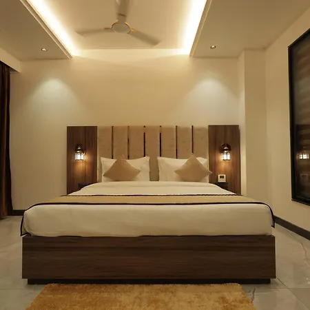 Snj Taj Grand-2