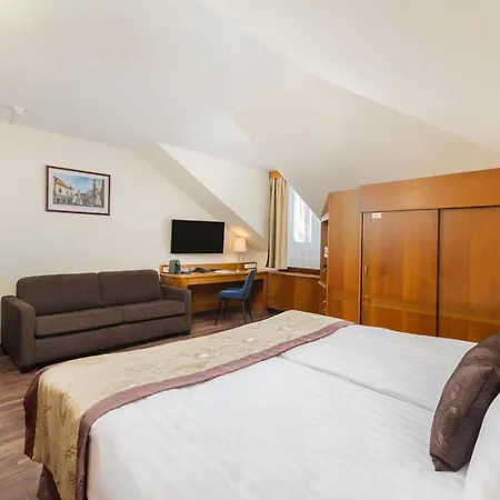 Carlton Hotel Buda Castle-3