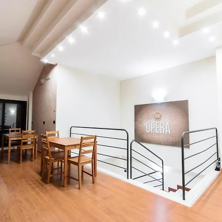 Opera B&B-3