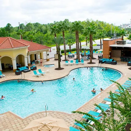 The Point Hotel & Suites Universal-2
