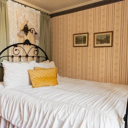 Julian Gold Rush Hotel-3