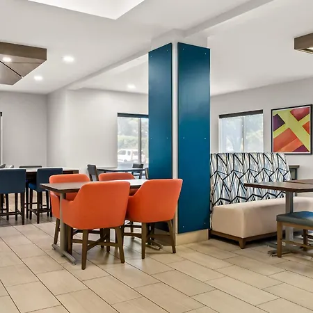 Holiday Inn Express & Suites Detroit - Novi By Ihg-2