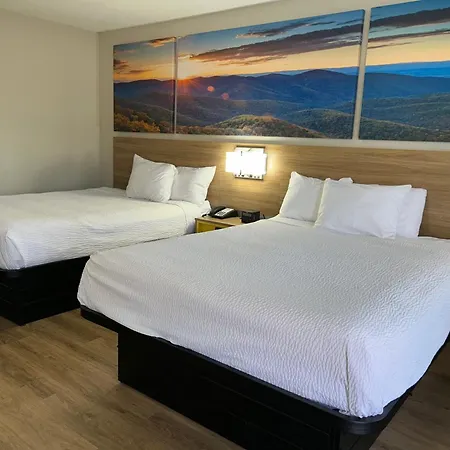 Days Inn By Wyndham Clayton-2