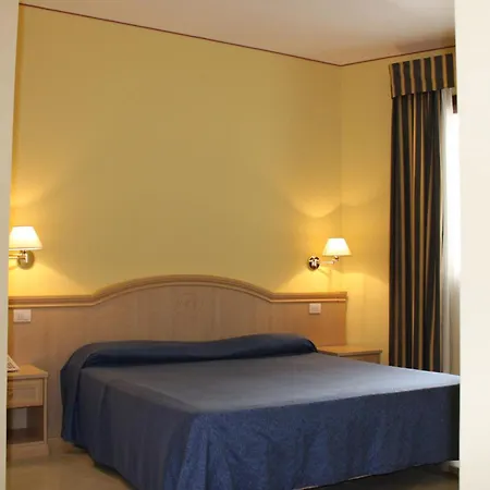 Yacht Marina Hotel-2