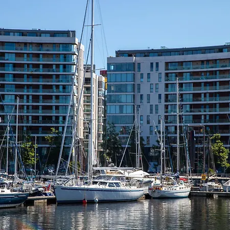 Ramada By Wyndham Belfast-3