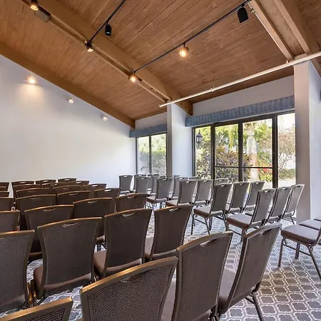 88 Palms Hotel & Event Center-2