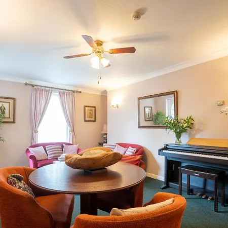 Marlborough House - Guest House-2