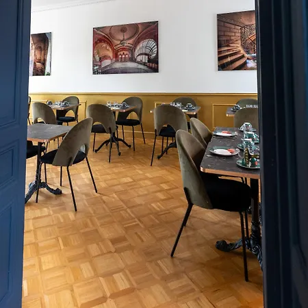 Hotel Des Dauphins-2
