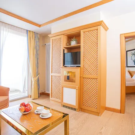 Thermenhotel Quellenhof-2