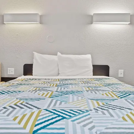 Motel 6-Ventura, Ca - Beach-3
