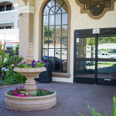 Quality Inn & Suites Camarillo-Oxnard-2