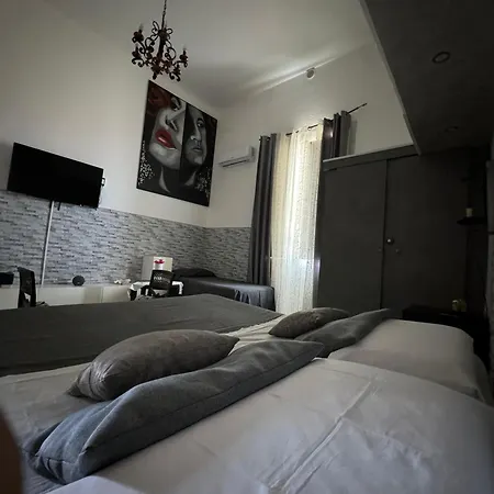 B&B Camelot-3