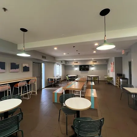 Spark By Hilton Phoenix-Glendale-Peoria-3
