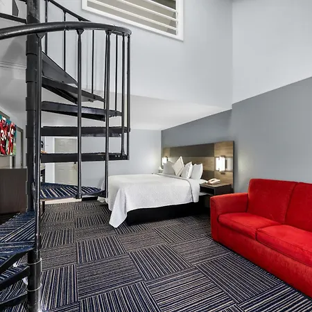 Admiralty Inn & Suites - A Red Collection Hotel-3