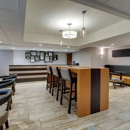 Drury Inn & Suites Springfield-2
