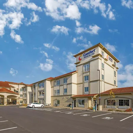 Comfort Inn & Suites Verona At Turning Stone Resort Casino-2